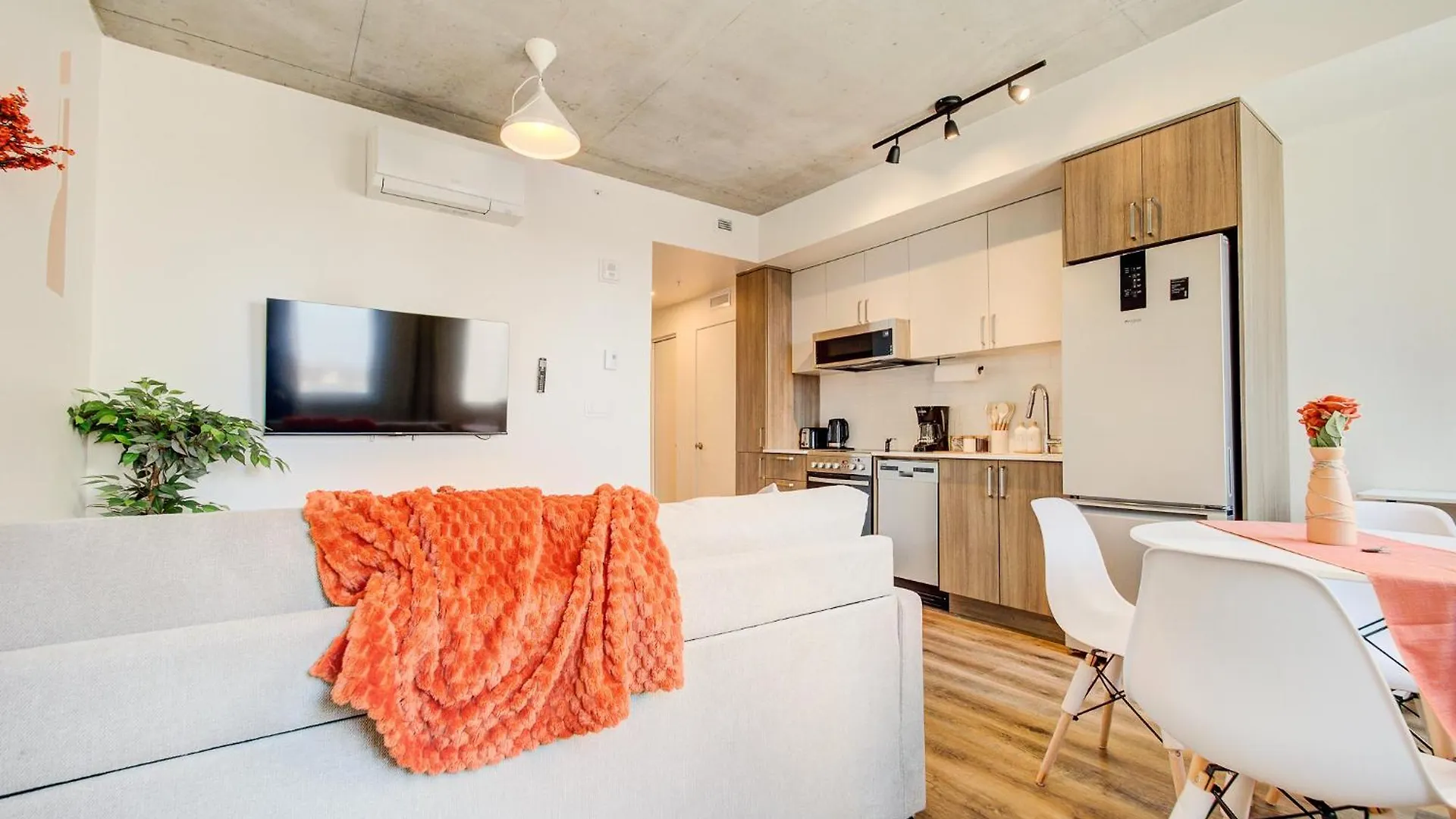 Terracotta 1-Bd In Downtown Mtl Apartment Montreal